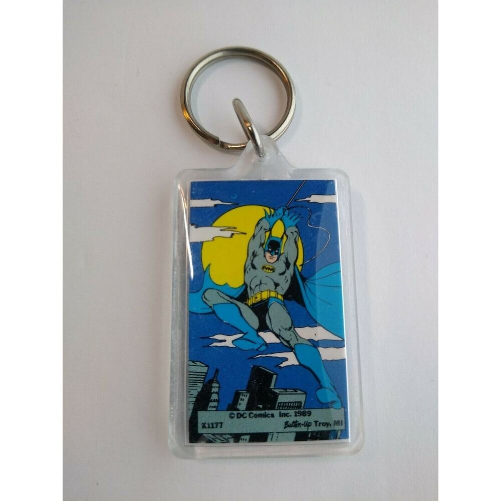Batman Swinging Keychain 1989 Original Licensed Official DC Comics Button Up